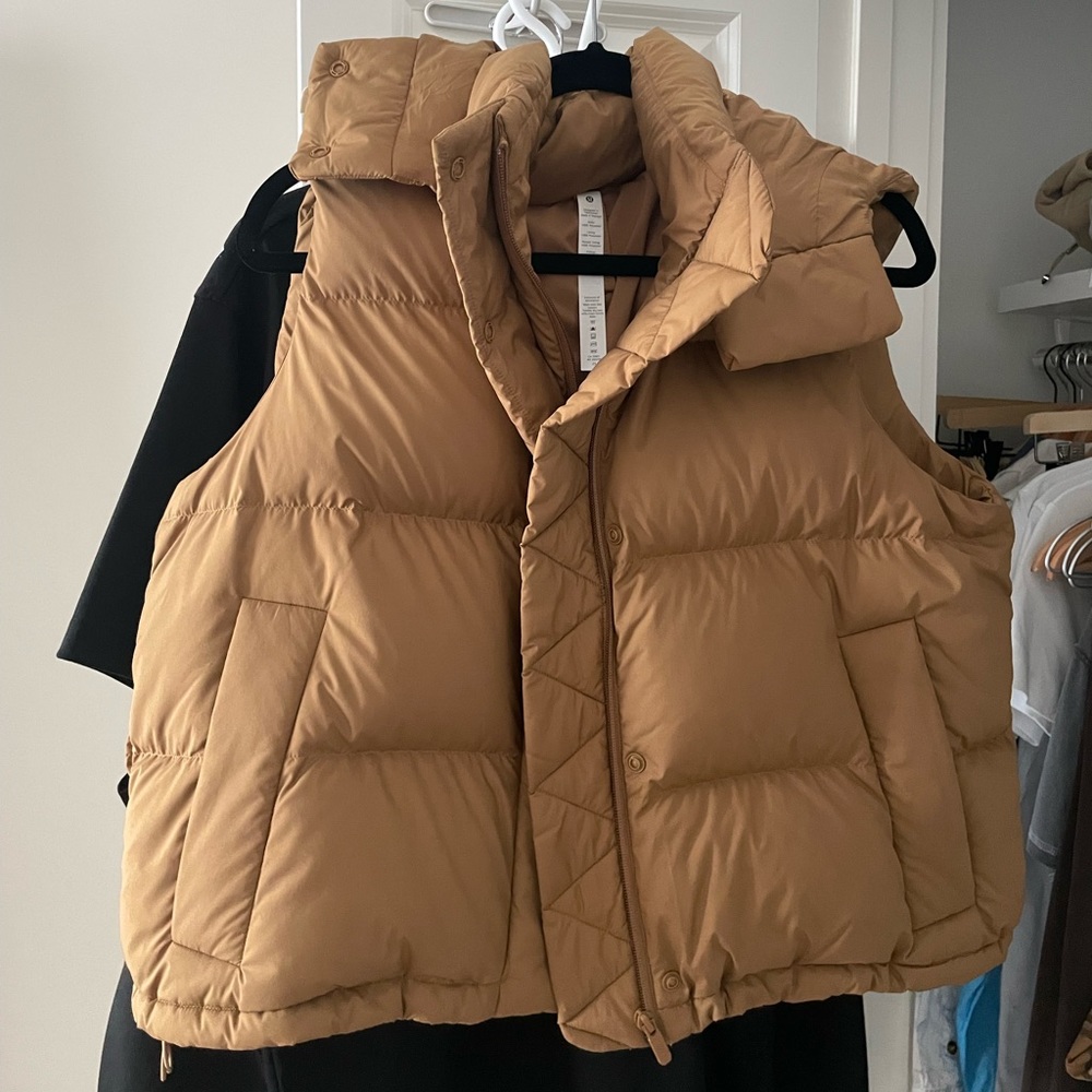 Lululemon Wunder Puff Crop Vest in Bold Beige Size 8